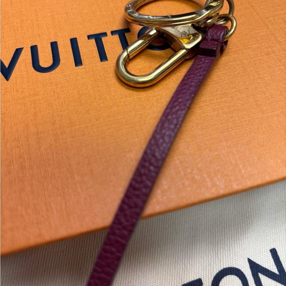 Louis Vuitton Empreinte Clochette Key Holder Raisin Burgundy w/ Box & Dust Bag - Picture 7 of 10